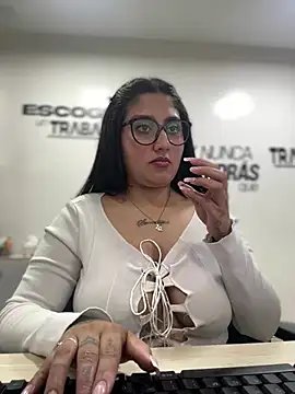 Snapshot of croftsmila chatting on 2, 2, 2025 croftsmila online show from 2, 2, 2025