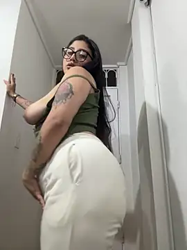 Snapshot of croftsmila chatting on 6, 10, 2025 croftsmila online show from 6, 10, 2025