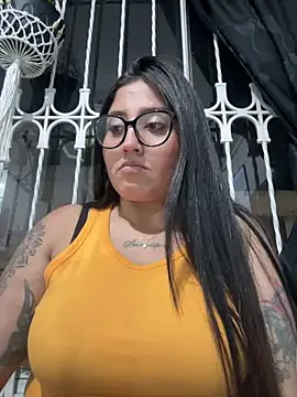 Snapshot of croftsmila chatting on 17, 10, 2025 croftsmila online show from 17, 10, 2025