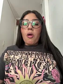 Snapshot of croftsmila chatting on 17, 11, 2025 croftsmila online show from 17, 11, 2025