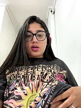 Snapshot of croftsmila chatting on 15, 12, 2025 croftsmila online show from 15, 12, 2025