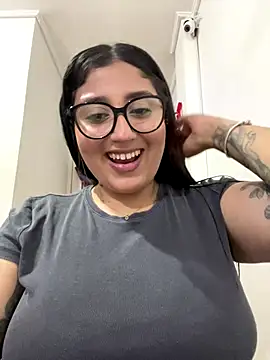 Snapshot of croftsmila chatting on 19, 12, 2025 croftsmila online show from 19, 12, 2025