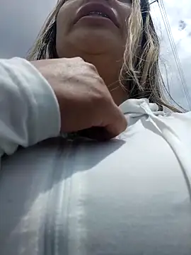 Snapshot of Misscata1106 chatting on 16, 4, 2026 Misscata1106 online show from 16, 4, 2026