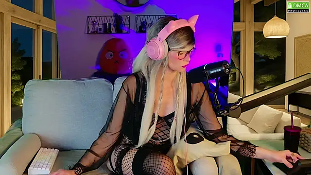 Kittychatte online show from 4, 11, 2025