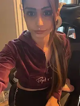 LaPetitechienne1 online show from 14, 1, 2025