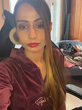 LaPetitechienne1 online show from 14, 1, 2025