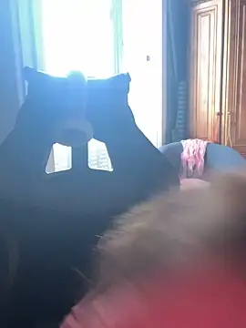 LaPetitechienne1 online show from 26, 1, 2025