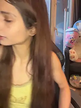 LaPetitechienne1 online show from 31, 1, 2025