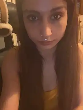 LaPetitechienne1 online show from 3, 2, 2025