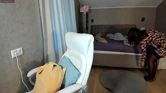 Snapshot of Your_Wet_Desire chatting on 8, 4, 2026 Your Wet Desire online show from 8, 4, 2026