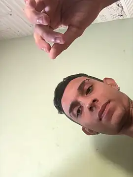 Snapshot of fran777775 chatting on 17, 12, 2025 fran777775 online show from 17, 12, 2025