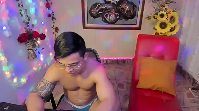 TheMuscularVenezuelanMan online show from 4, 3, 2025