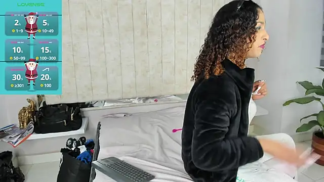 StefanyMiler online show from 25, 1, 2025