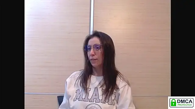 Snapshot of Sophi_Cute chatting on 18, 4, 2026 Sophi Cute online show from 18, 4, 2026