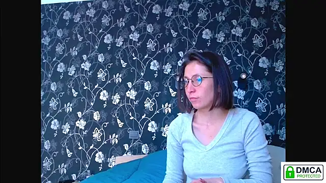 Snapshot of Sophi_Cute chatting on 23, 5, 2026 Sophi Cute online show from 23, 5, 2026