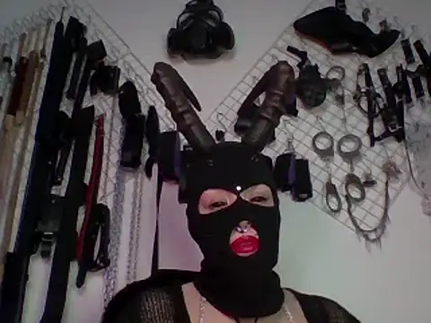 Snapshot of FeticheMacabre chatting on 5, 1, 2025 FeticheMacabre online show from 5, 1, 2025