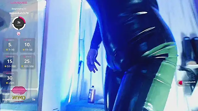 Snapshot of LatexDevil_Blondie chatting on 6, 4, 2026 LatexDevil Blondie online show from 6, 4, 2026