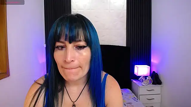 alicia moom online show from 27, 2, 2025