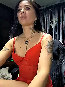 Snapshot of KikiXRed chatting on 10, 12, 2024 KikiXRed online show from 10, 12, 2024