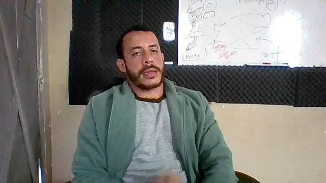 Snapshot of MachoScorpionCaralho chatting on 12, 9, 2025 MachoScorpionCaralho online show from 12, 9, 2025