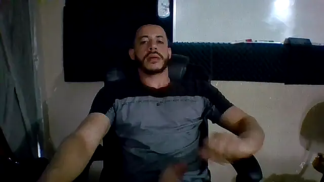 Snapshot of MachoScorpionCaralho chatting on 19, 9, 2025 MachoScorpionCaralho online show from 19, 9, 2025