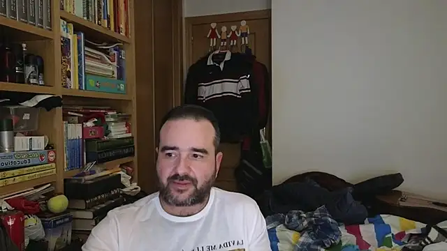 Snapshot of curiosillo83 chatting on 4, 4, 2026 curiosillo83 online show from 4, 4, 2026