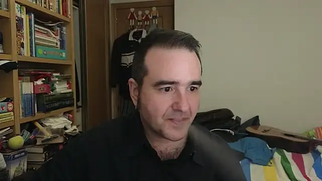 Snapshot of curiosillo83 chatting on 9, 4, 2026 curiosillo83 online show from 9, 4, 2026