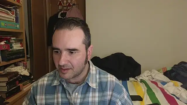 Snapshot of curiosillo83 chatting on 15, 4, 2026 curiosillo83 online show from 15, 4, 2026