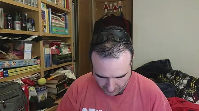 Snapshot of curiosillo83 chatting on 18, 4, 2026 curiosillo83 online show from 18, 4, 2026