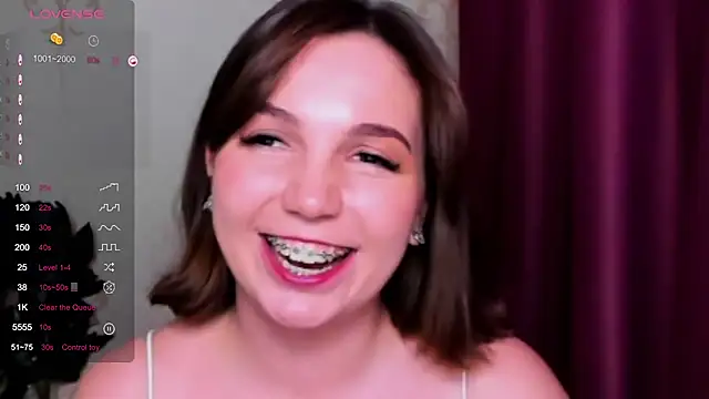 KindHazelHere  online show from 6, 3, 2025