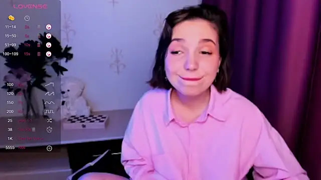 KindHazelHere  online show from 14, 11, 2025