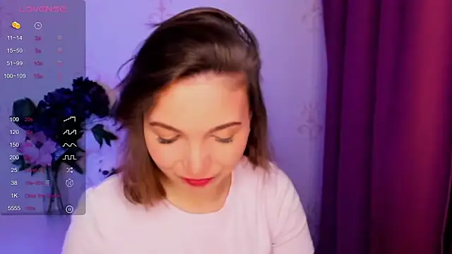 KindHazelHere  online show from 14, 1, 2026