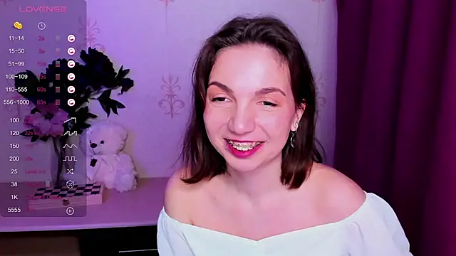 KindHazelHere  online show from 9, 4, 2026