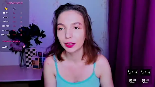 Snapshot of KindHazelHere_ chatting on 4, 7, 2026 KindHazelHere online show from 4, 7, 2026