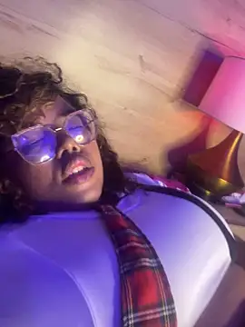 Snapshot of _nickypurple_ chatting on 5, 3, 2025 nickypurple online show from 5, 3, 2025