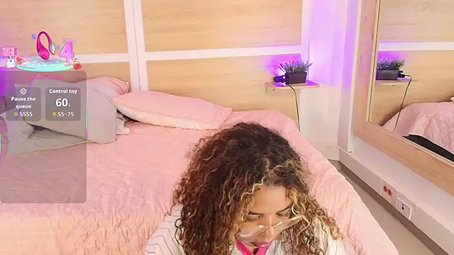 Snapshot of _nickypurple_ chatting on 19, 10, 2025 nickypurple online show from 19, 10, 2025