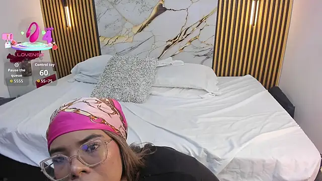 Snapshot of _nickypurple_ chatting on 2, 11, 2025 nickypurple online show from 2, 11, 2025