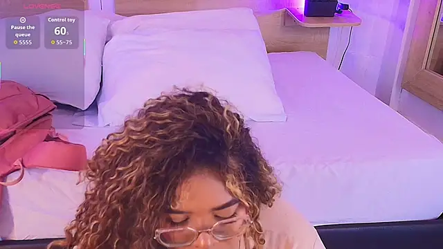 Snapshot of _nickypurple_ chatting on 17, 11, 2025 nickypurple online show from 17, 11, 2025