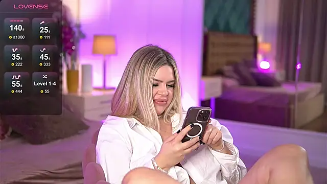 SophieBoobsX online show from 19, 1, 2025