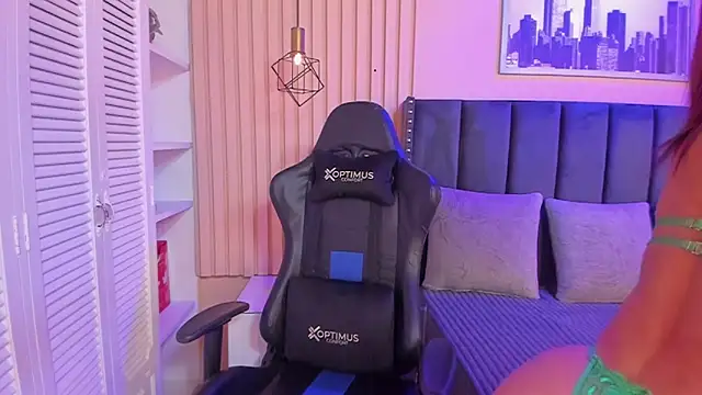 ashlye miller  online show from 8, 1, 2025