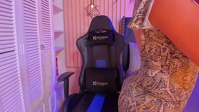 ashlye miller  online show from 12, 1, 2025