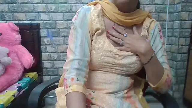 Snapshot of Sexy_iknoor chatting on 4, 11, 2025 Sexy iknoor online show from 4, 11, 2025