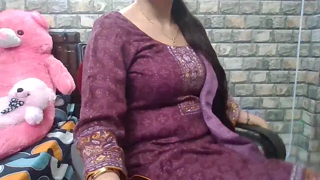 Snapshot of Sexy_iknoor chatting on 25, 11, 2025 Sexy iknoor online show from 25, 11, 2025