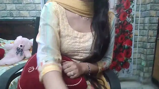 Snapshot of Sexy_iknoor chatting on 1, 4, 2026 Sexy iknoor online show from 1, 4, 2026