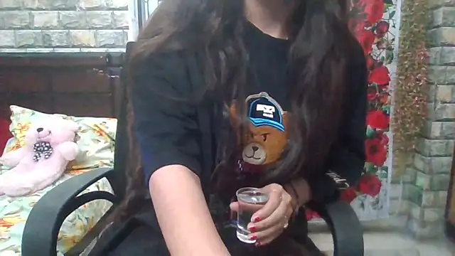 Snapshot of Sexy_iknoor chatting on 6, 4, 2026 Sexy iknoor online show from 6, 4, 2026