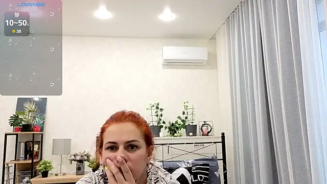 Snapshot of Anna127Moon chatting on 11, 4, 2026 Anna127Moon online show from 11, 4, 2026