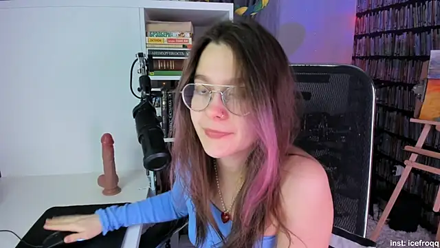 Snapshot of icefroqq chatting on 23, 2, 2025 icefroqq online show from 23, 2, 2025