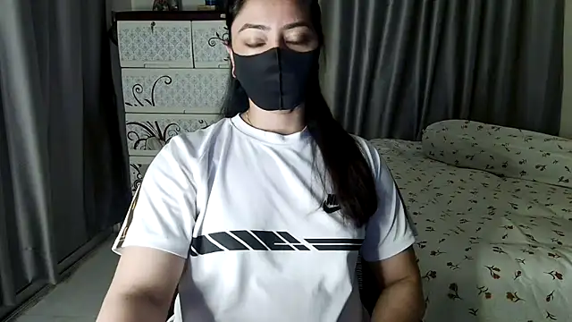 Snapshot of Sima--Roy chatting on 13, 4, 2026 Sima--Roy online show from 13, 4, 2026