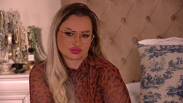 Denisse Perry online show from 2, 3, 2026