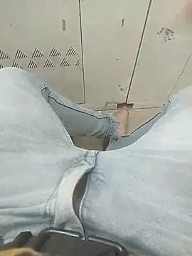 Snapshot of deshifuckers chatting on 17, 2, 2025 deshifuckers online show from 17, 2, 2025